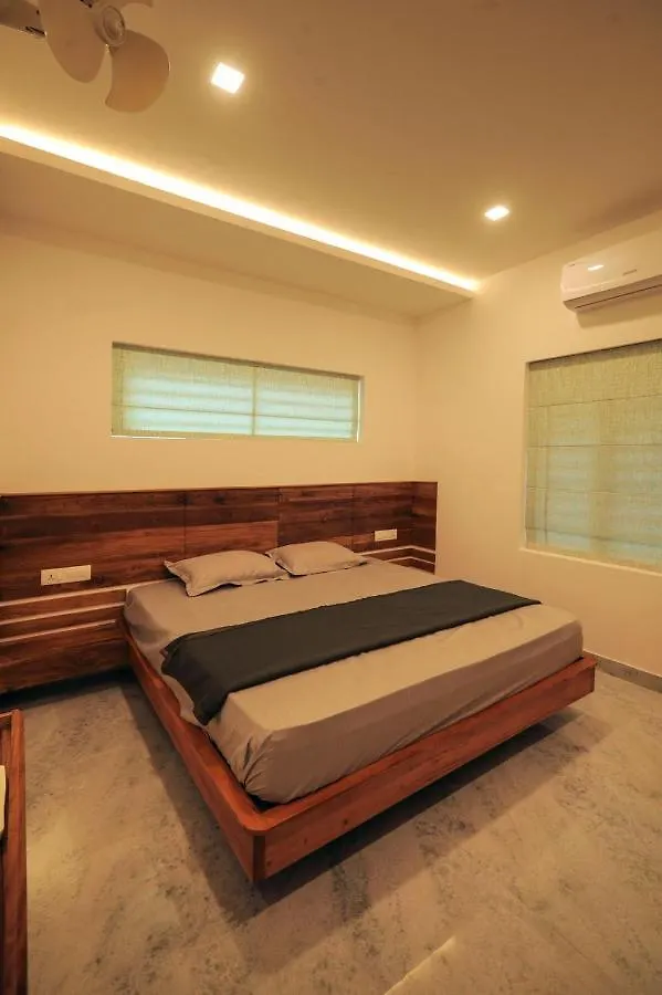 Redstone Villa Kozhikode 0*,
